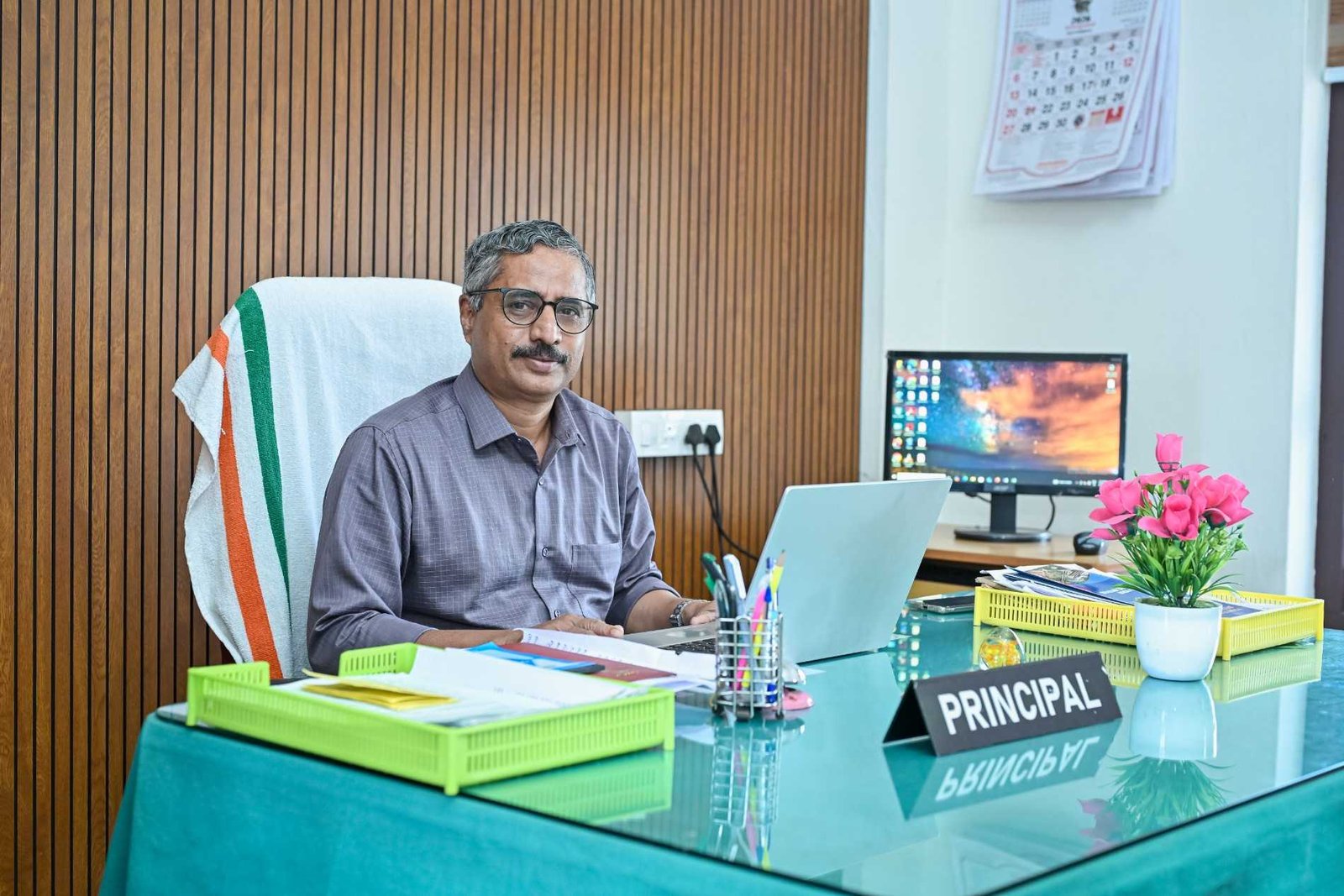 principal-img